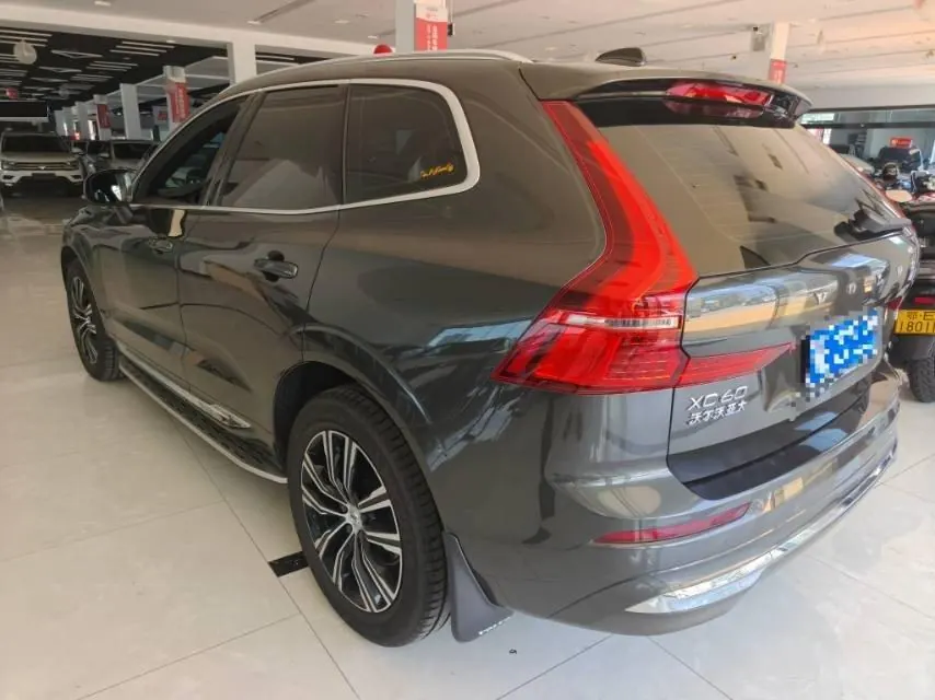 Volvo 2022 XC60 48V 2.0T B5 4-wheel drive Zhiyuan Deluxe Edition Automatic Gear 2