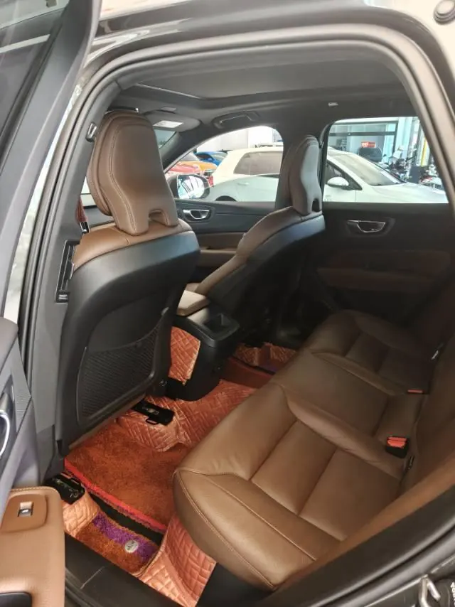 Volvo 2022 XC60 48V 2.0T B5 4-wheel drive Zhiyuan Deluxe Edition Automatic Gear 3
