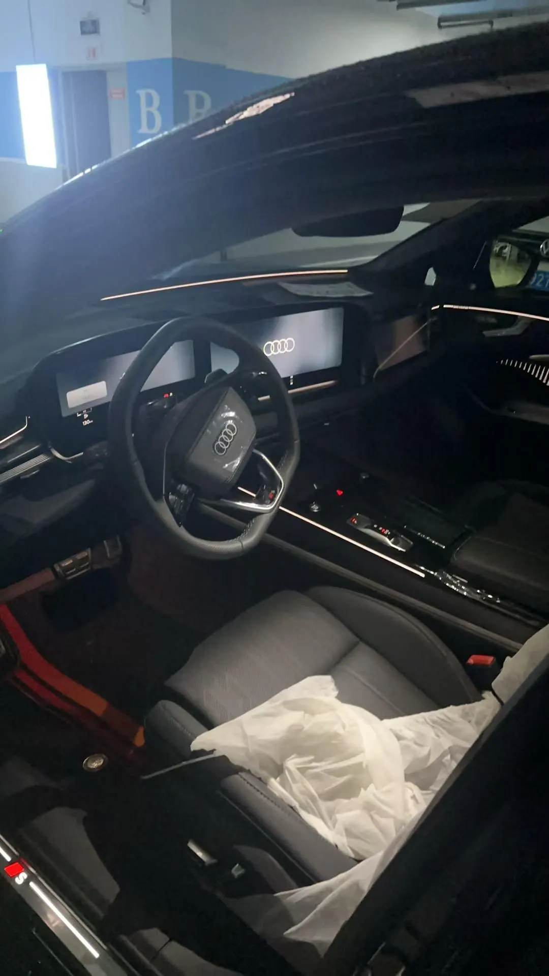 Audi 2026 A6L 2.0T Quattro Enjoy Elegant Automatic Gear 4