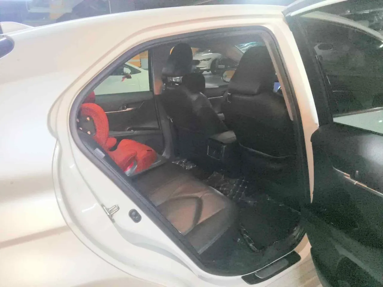Toyota 2021 Camry 2.0G Stepless Deluxe Edition Automatic Gear 2