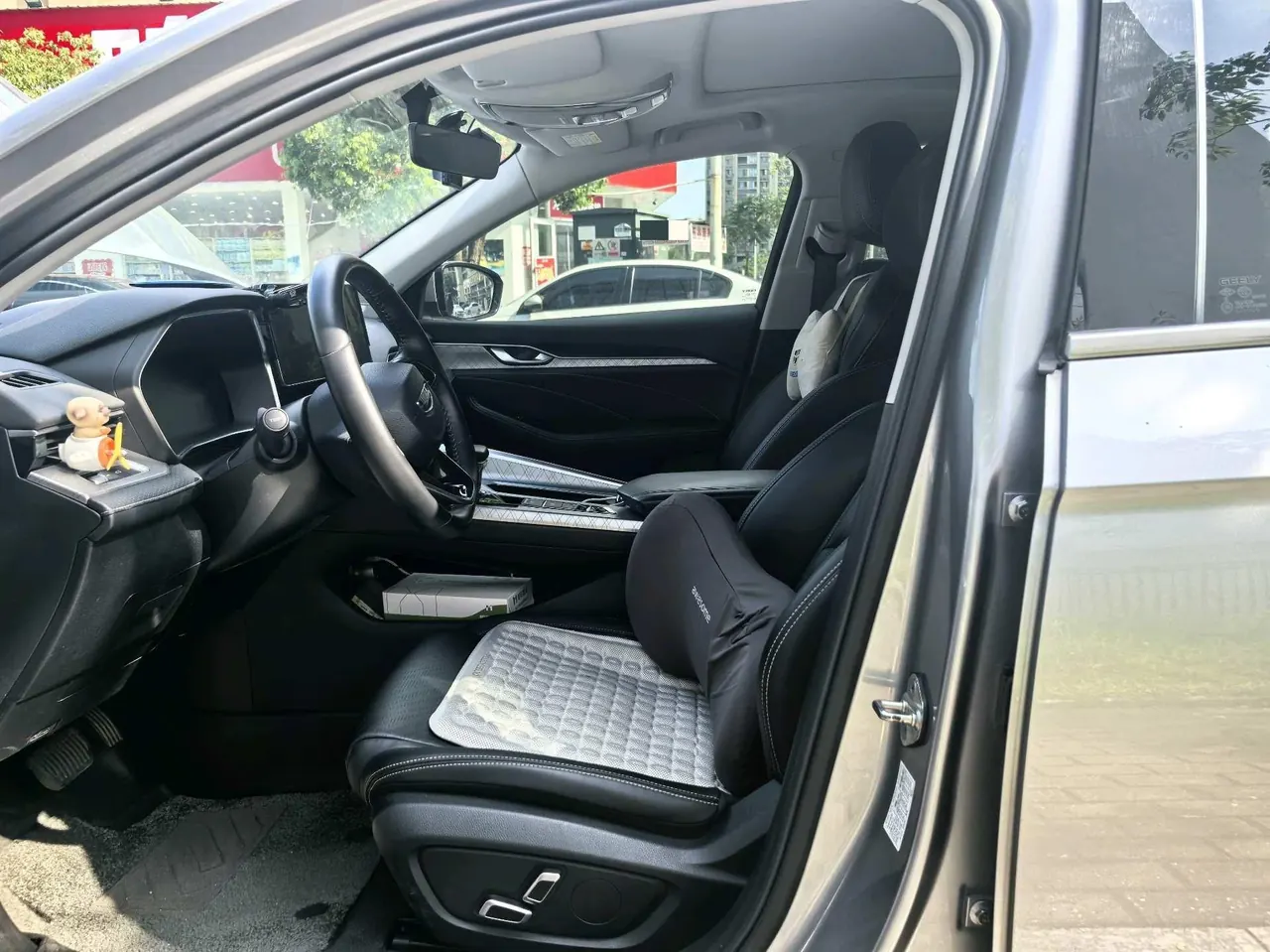 Geely 2020 xingrui 2.0T luxury automatic gear 4