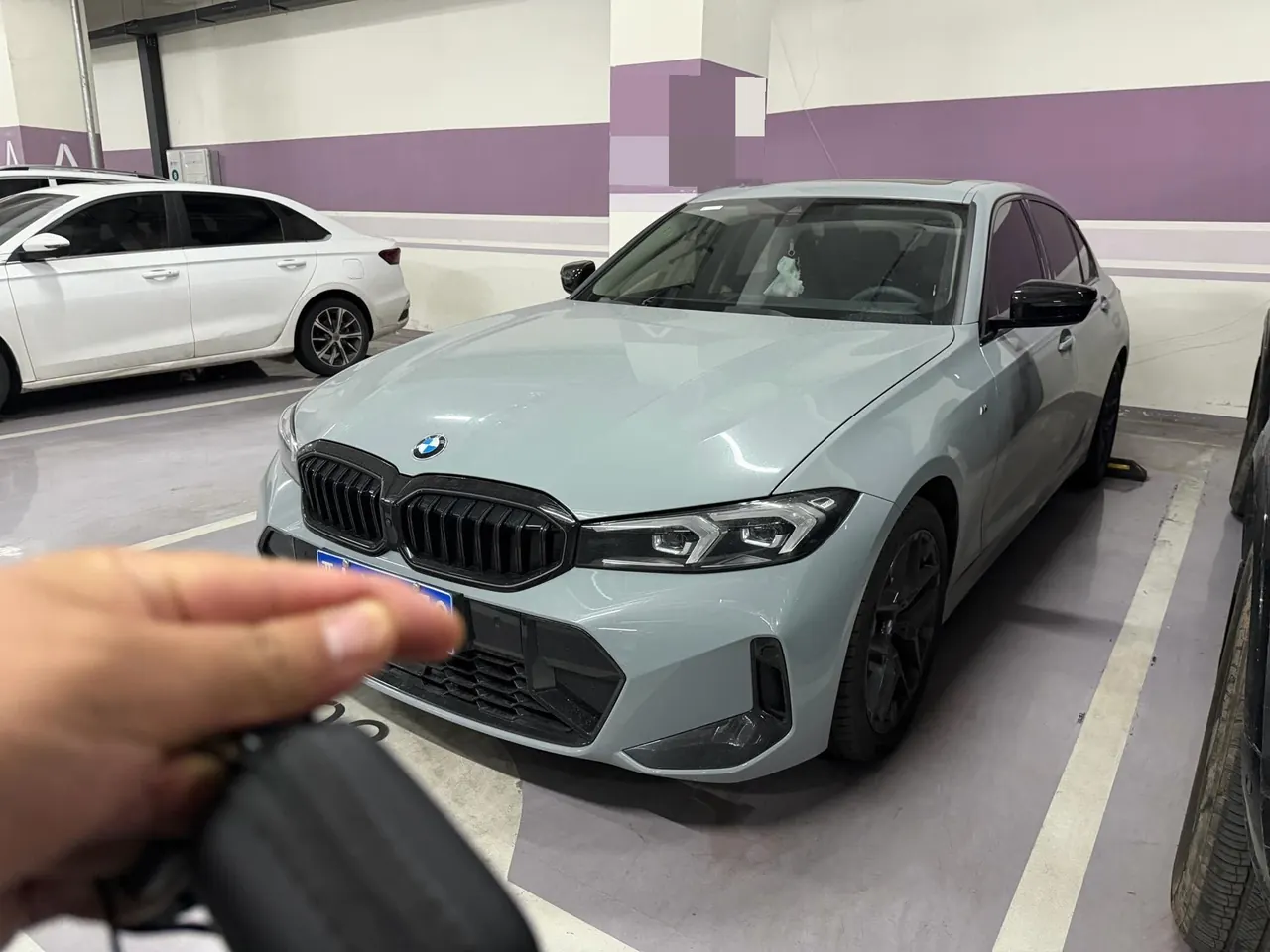 BMW 3 Series 2026 330Li 2.0T Exclusive M Sports Obsidian Night Suit Automatic Gear - View 1