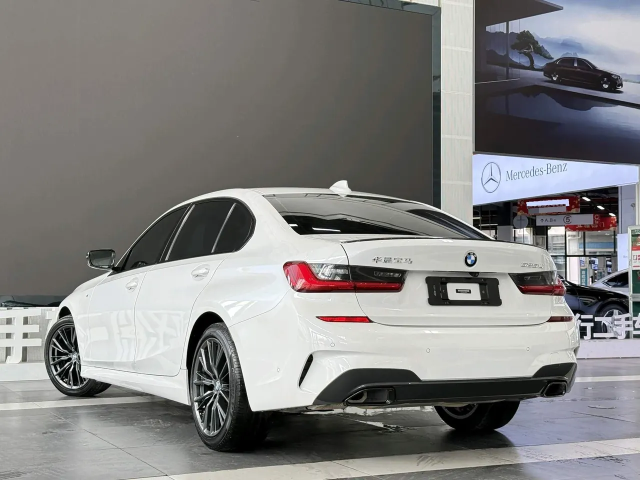 BMW 3 Series 2020 325Li 2.0T M Sports Obsidian Night Edition Automatic Gear 5