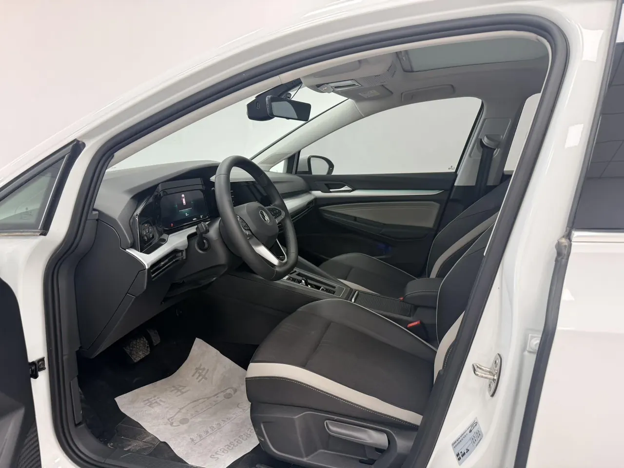 Volkswagen 2021 Golf 8 PRO 1.4TSI 280TSI Automatic 3