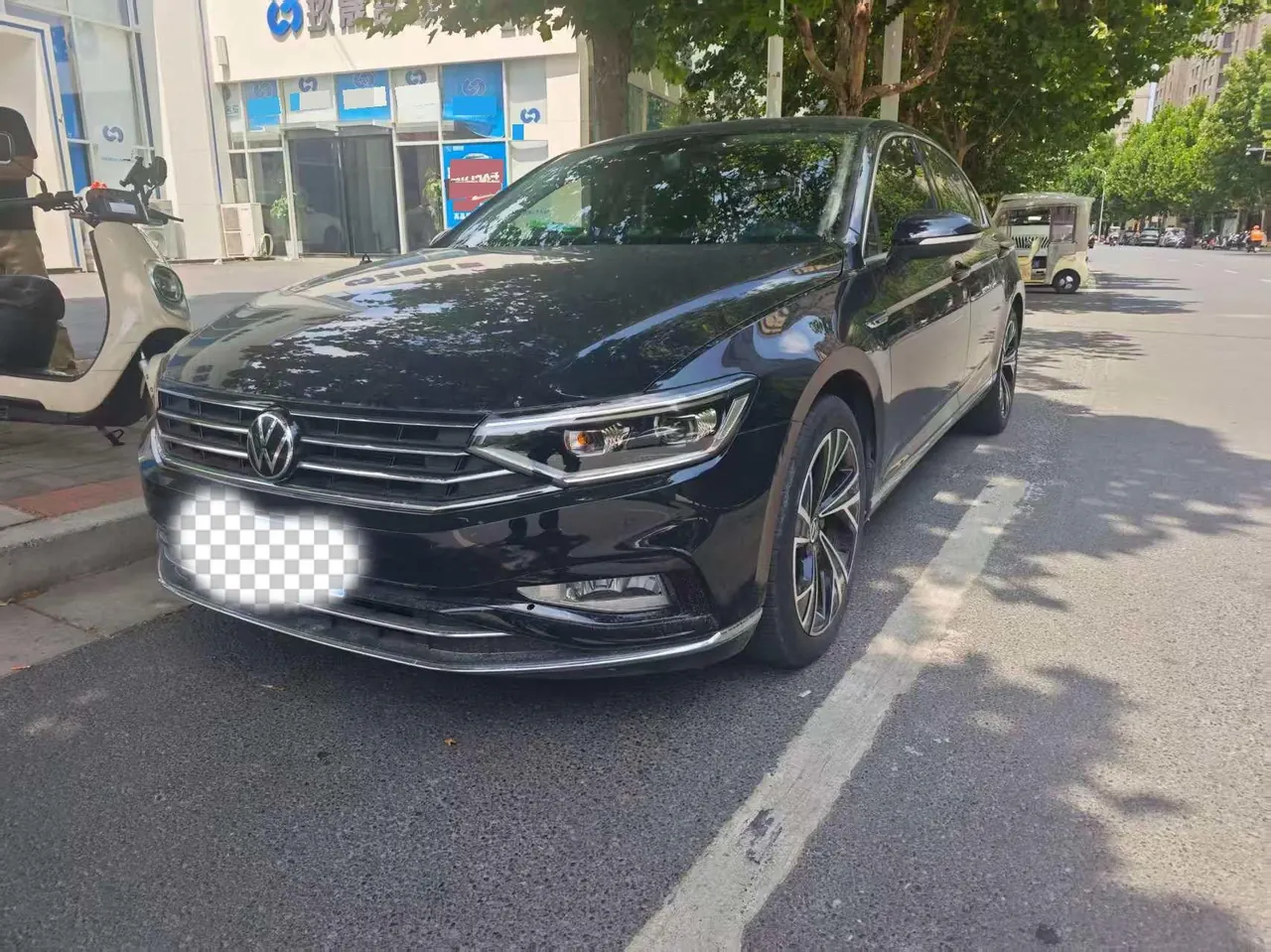 Volkswagen 2021 Magotan 2.0TSI 330TSI 30th Anniversary Edition Automatic Gear - View 1
