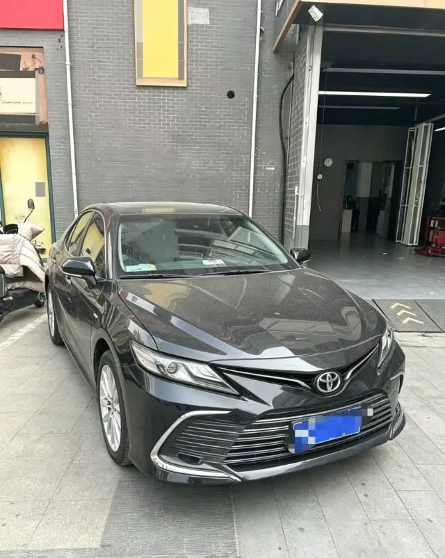 Toyota 2021 Camry 2.5G Deluxe Edition Automatic Gear 2