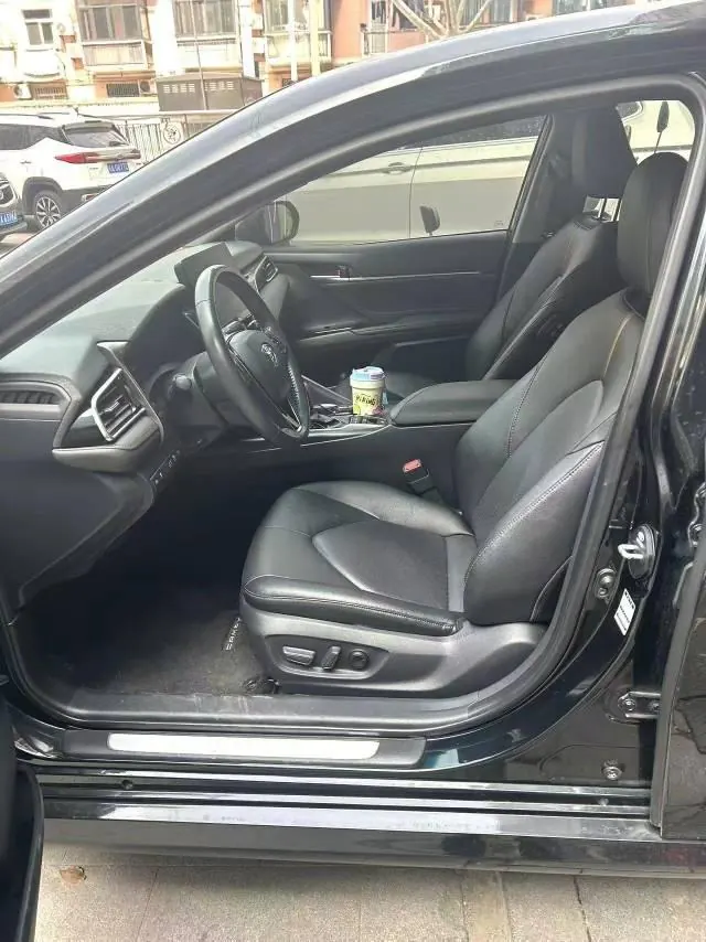 Toyota 2021 Camry 2.5G Deluxe Edition Automatic Gear 7