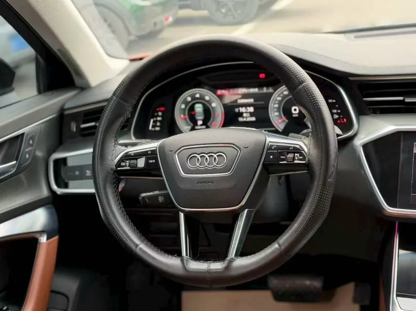 Audi 2020 A6L 2.0TFSI 45TFSI Zhenzhiya Automatic Gear 5