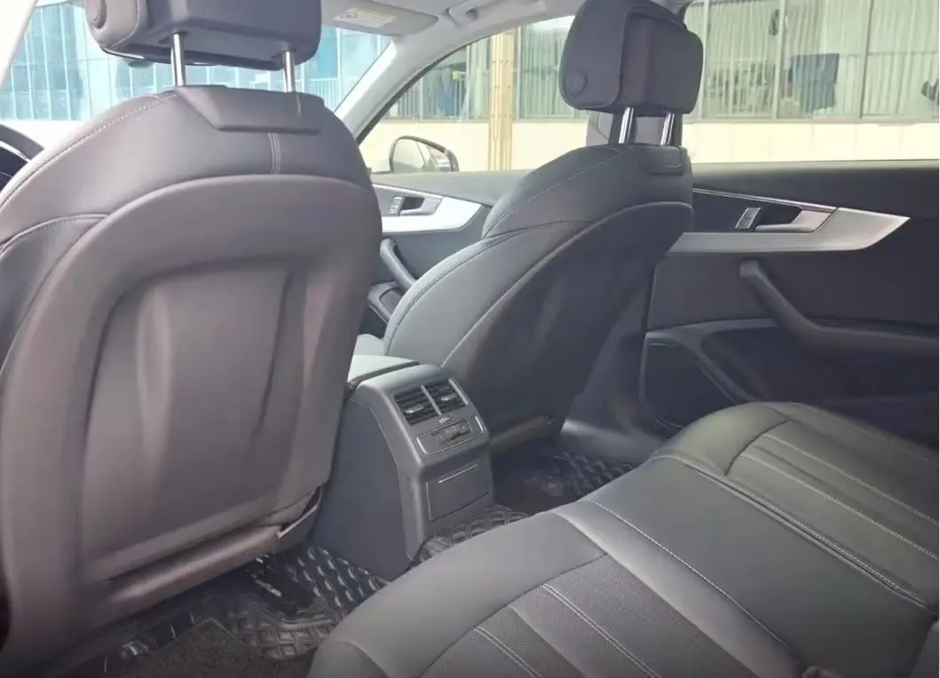 Audi 2025 A4L 2.0TFSI 40TFSI 2 million Yuexiang Edition Fashion Dynamic Automatic Gear 4