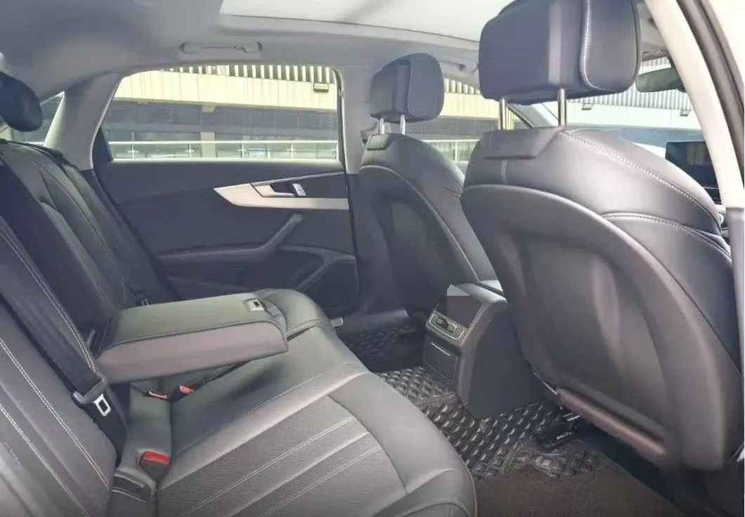 Audi 2025 A4L 2.0TFSI 40TFSI 2 million Yuexiang Edition Fashion Dynamic Automatic Gear 5