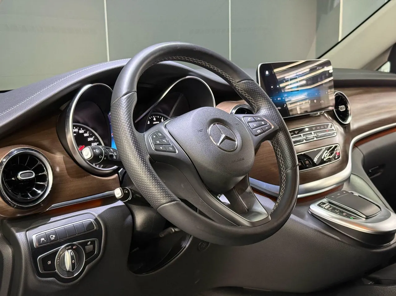 Mercedes Benz V 2021V 260 L 2.0T Deluxe Edition Automatic Gear 4