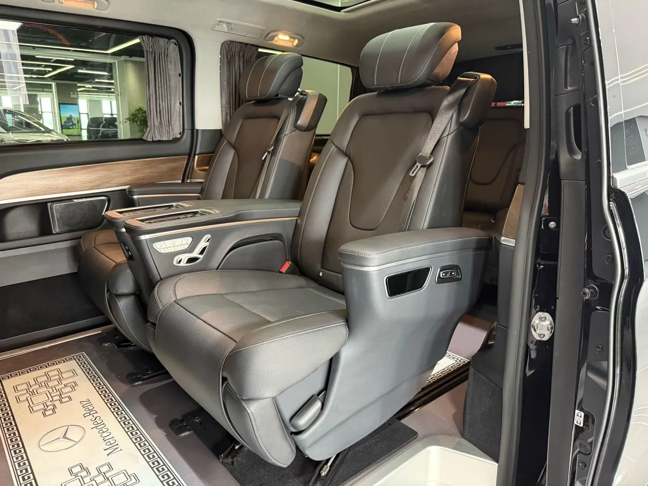 Mercedes Benz V 2021V 260 L 2.0T Deluxe Edition Automatic Gear 6