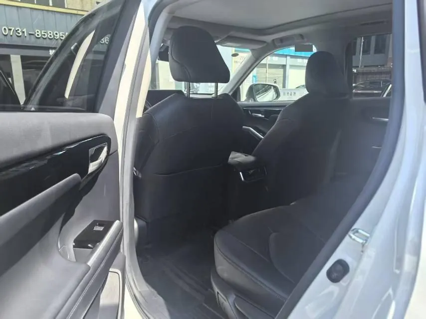 Toyota 2022 Highlander 2.0T 380T 4-wheel drive premium version 7-seat automatic gear 4