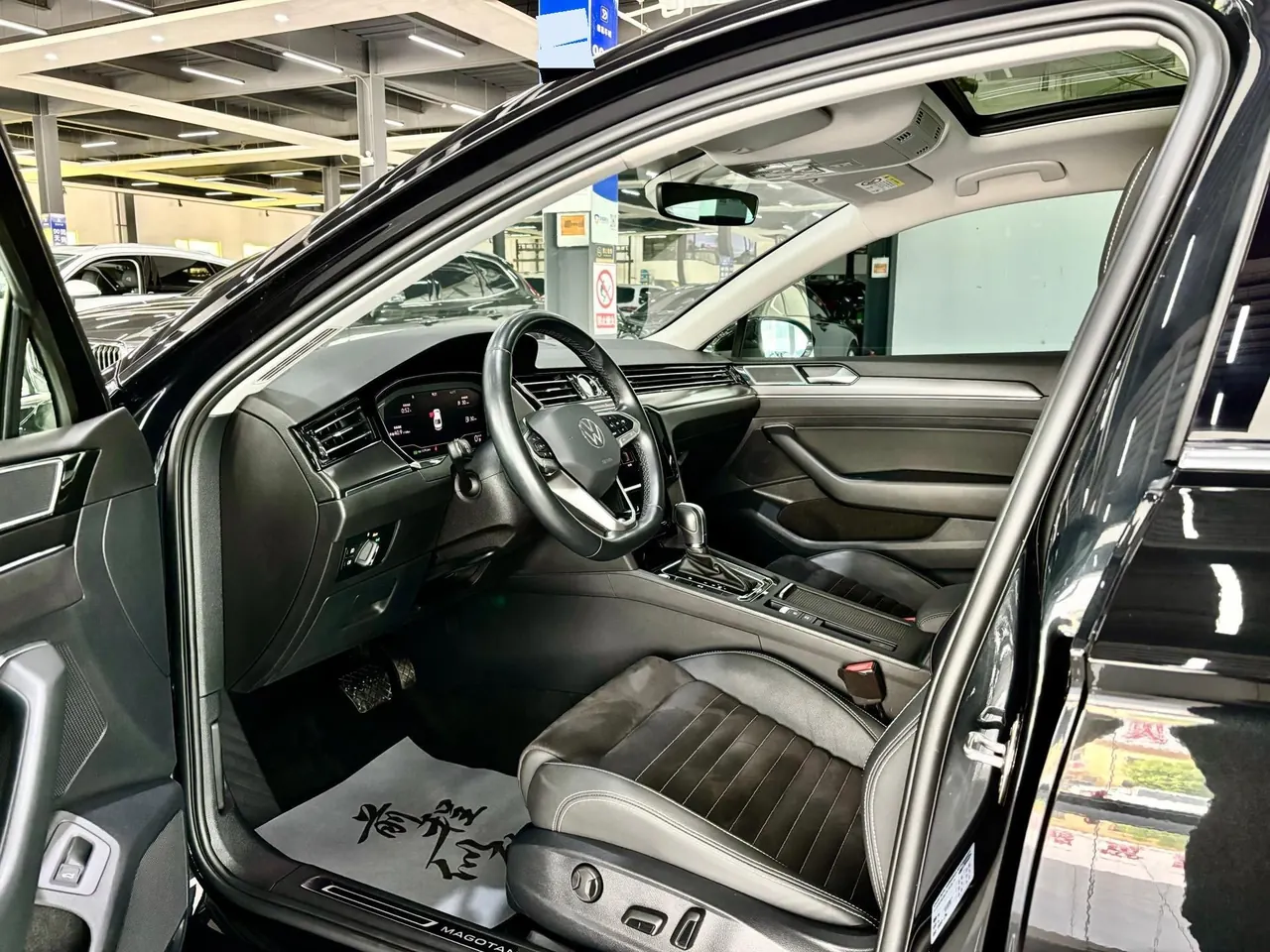 Volkswagen 2021 Magotan 2.0TSI 330TSI 30th Anniversary Edition Automatic Gear 5
