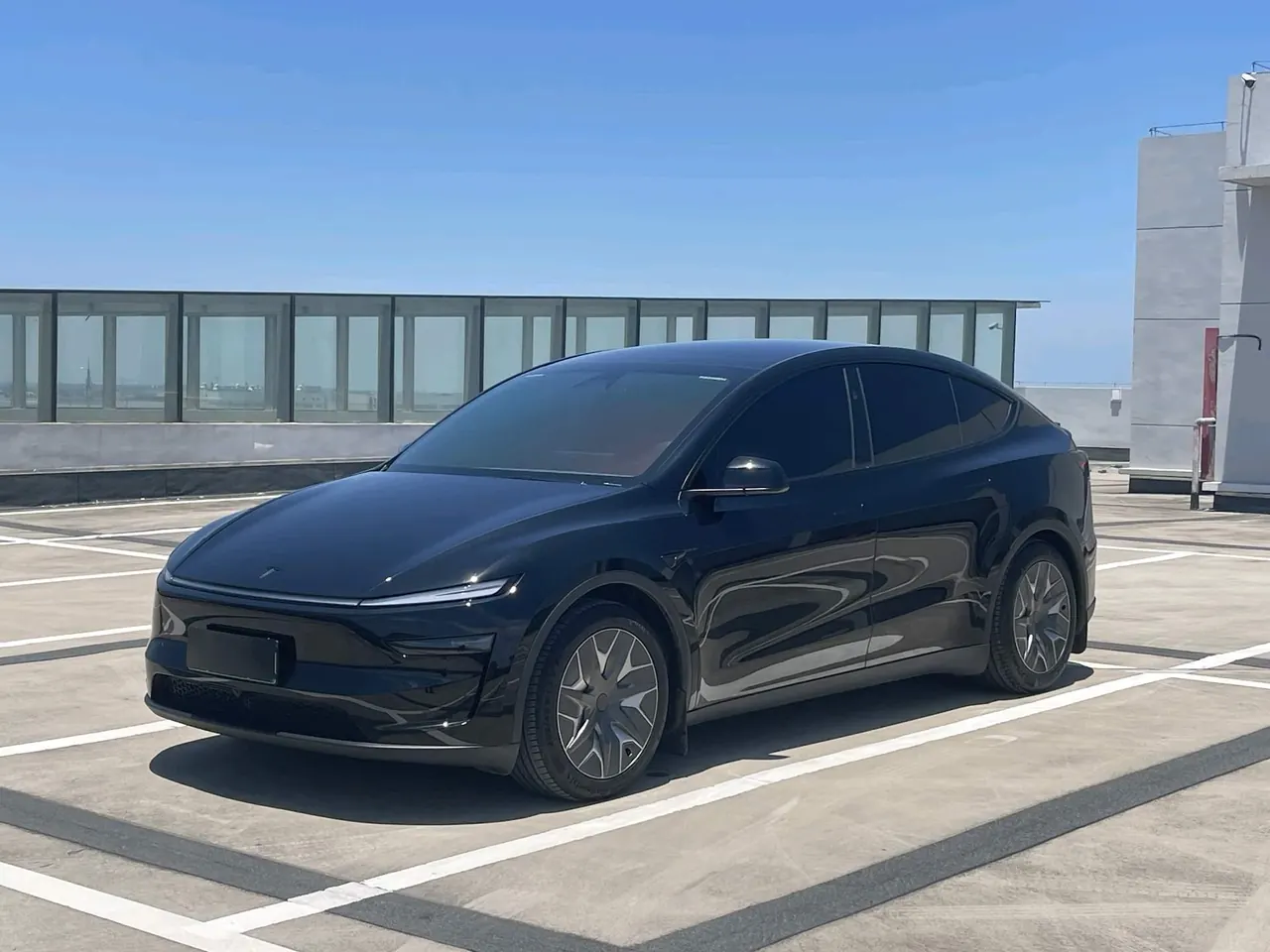 Open image lightbox: Tesla 2025 Model Y L Long Endurance All-Wheel Drive Automatic Transmission