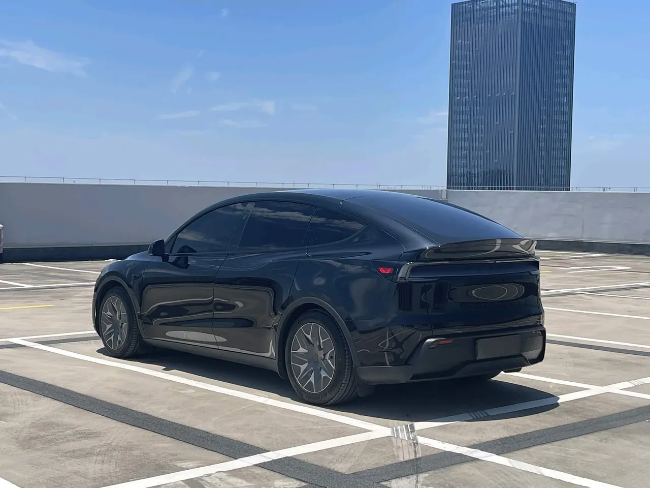 Tesla 2025 Model Y L Long Endurance All-Wheel Drive Automatic Transmission 5