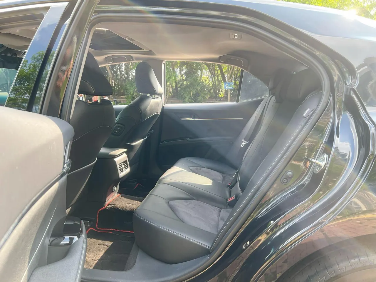 Toyota 2021 Camry 2.0S Stepless Front Edition Automatic Gear 4