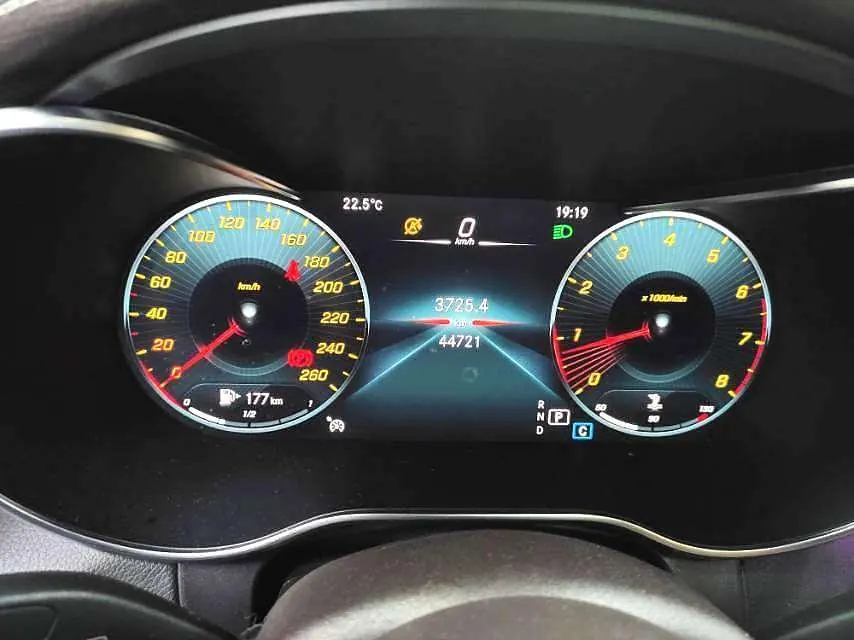 Mercedes Benz 2022 GLC 260 L 4MATIC 2.0T Luxury (Change 2) Automatic Gear 3