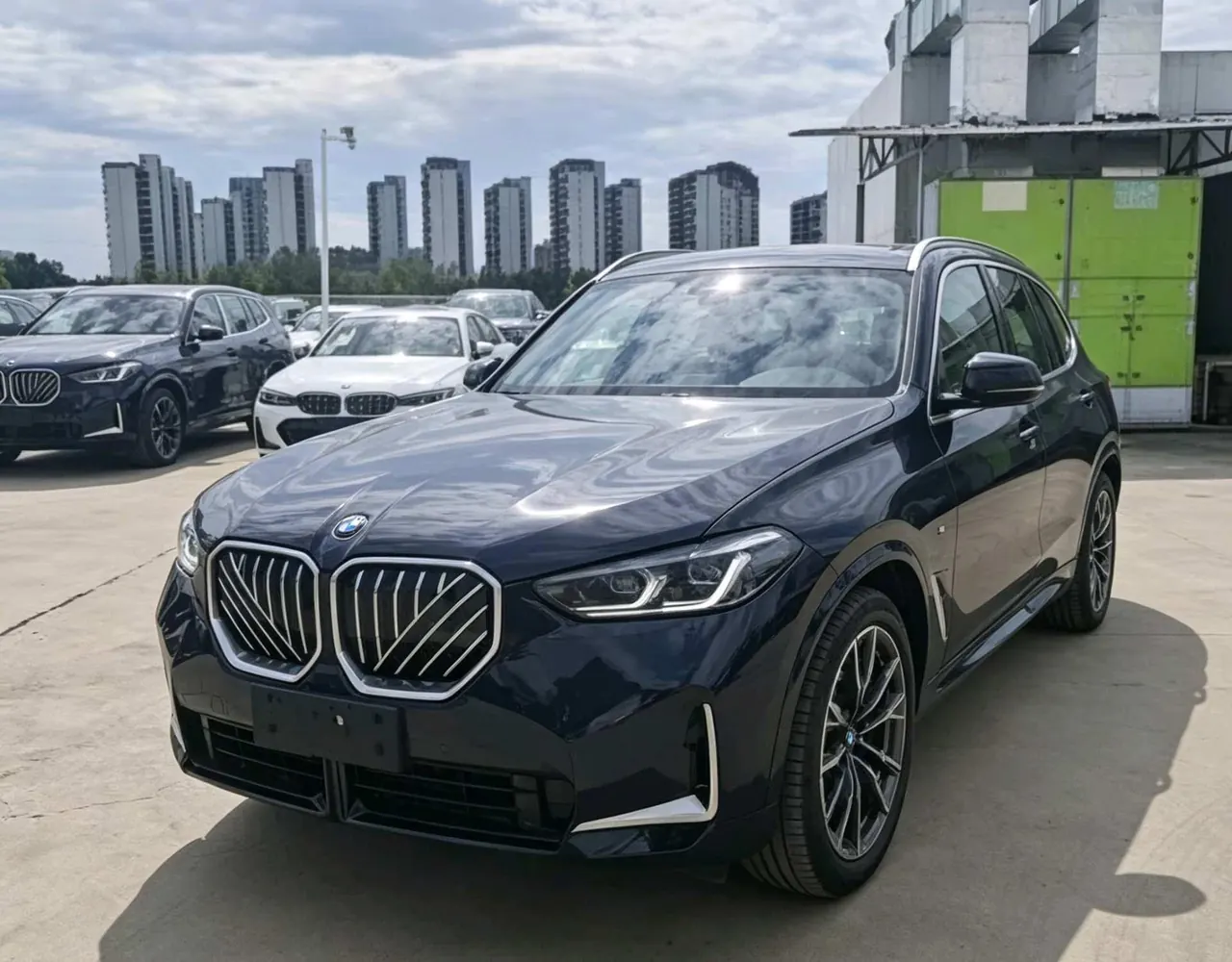 BMW 2025 X3 xDrive30L 2.0T exclusive M sports suit automatic gear - View 1