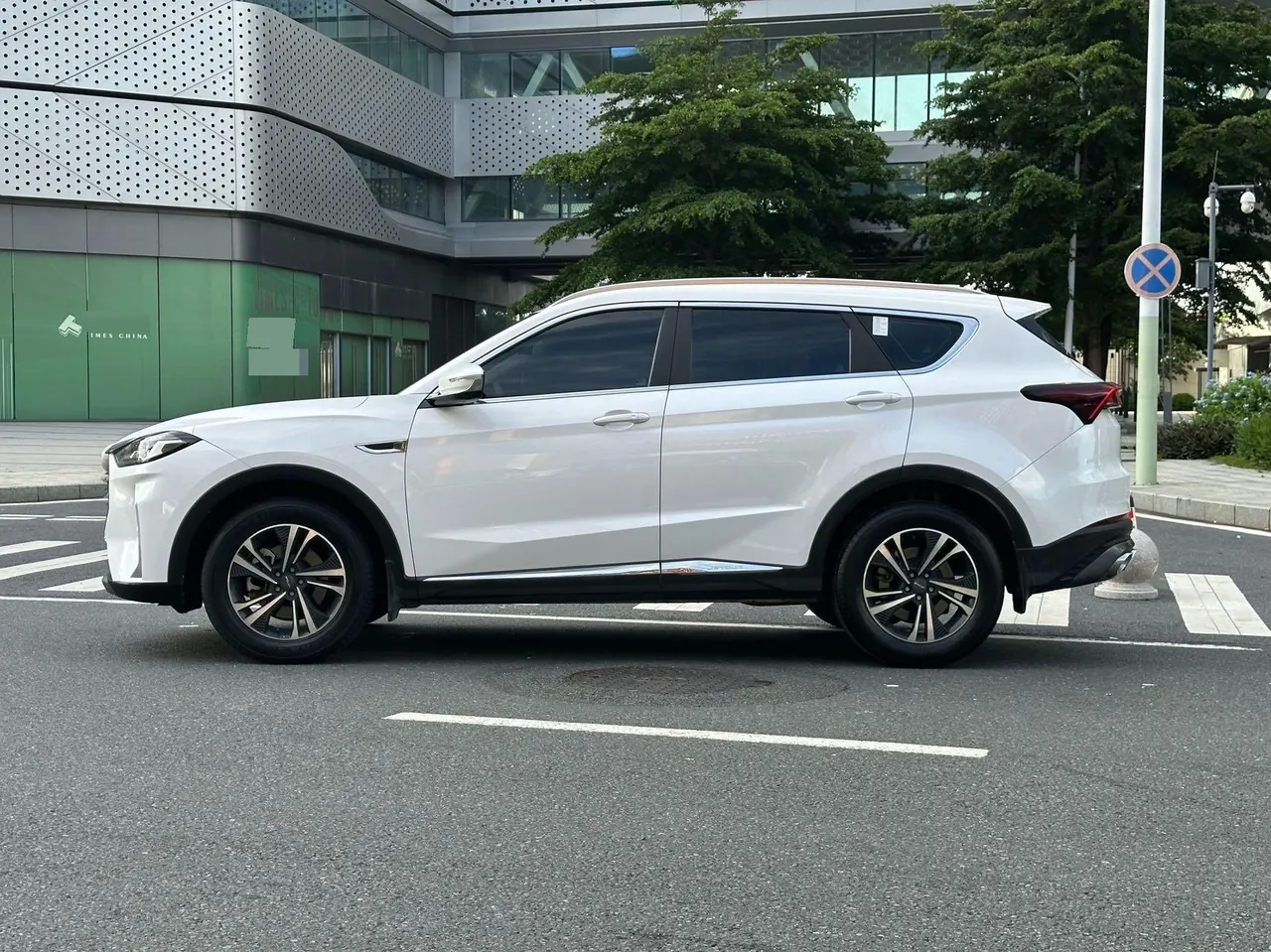 Jetour 2021 X70 PLUS 1.5T Mountain 5 Automatic Gear 3
