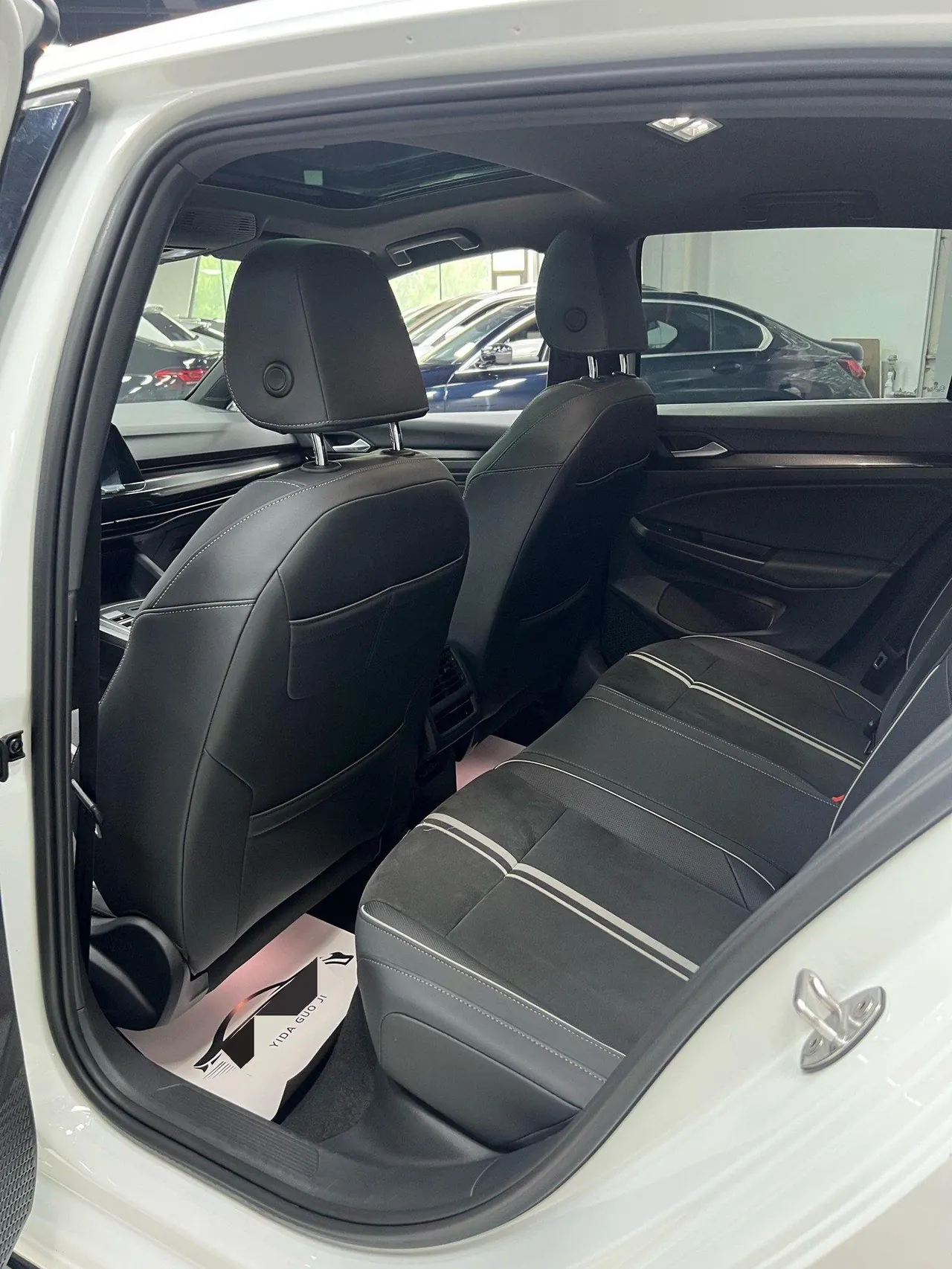Volkswagen 2021 Golf 8 R-Line 1.4TSI 280TSI Automatic 12