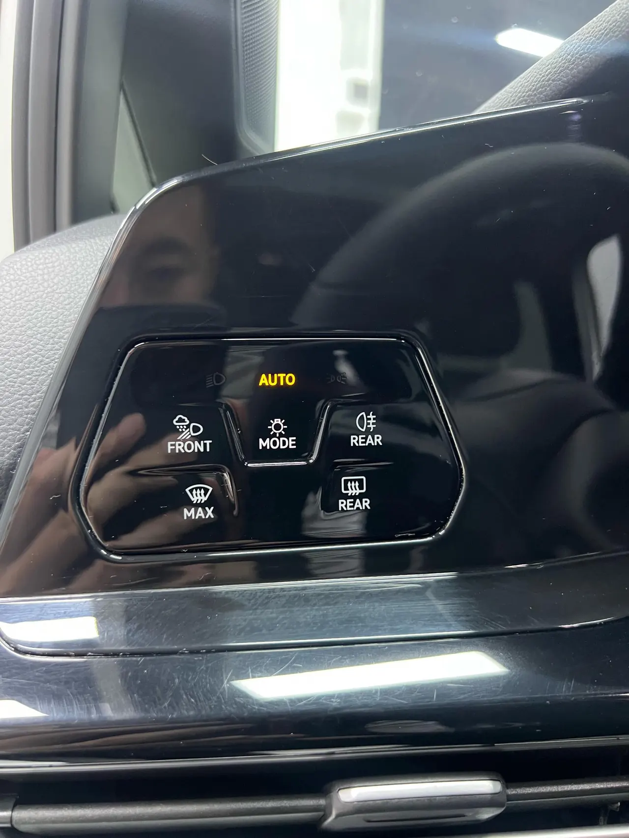 Volkswagen 2021 Golf 8 R-Line 1.4TSI 280TSI Automatic 20