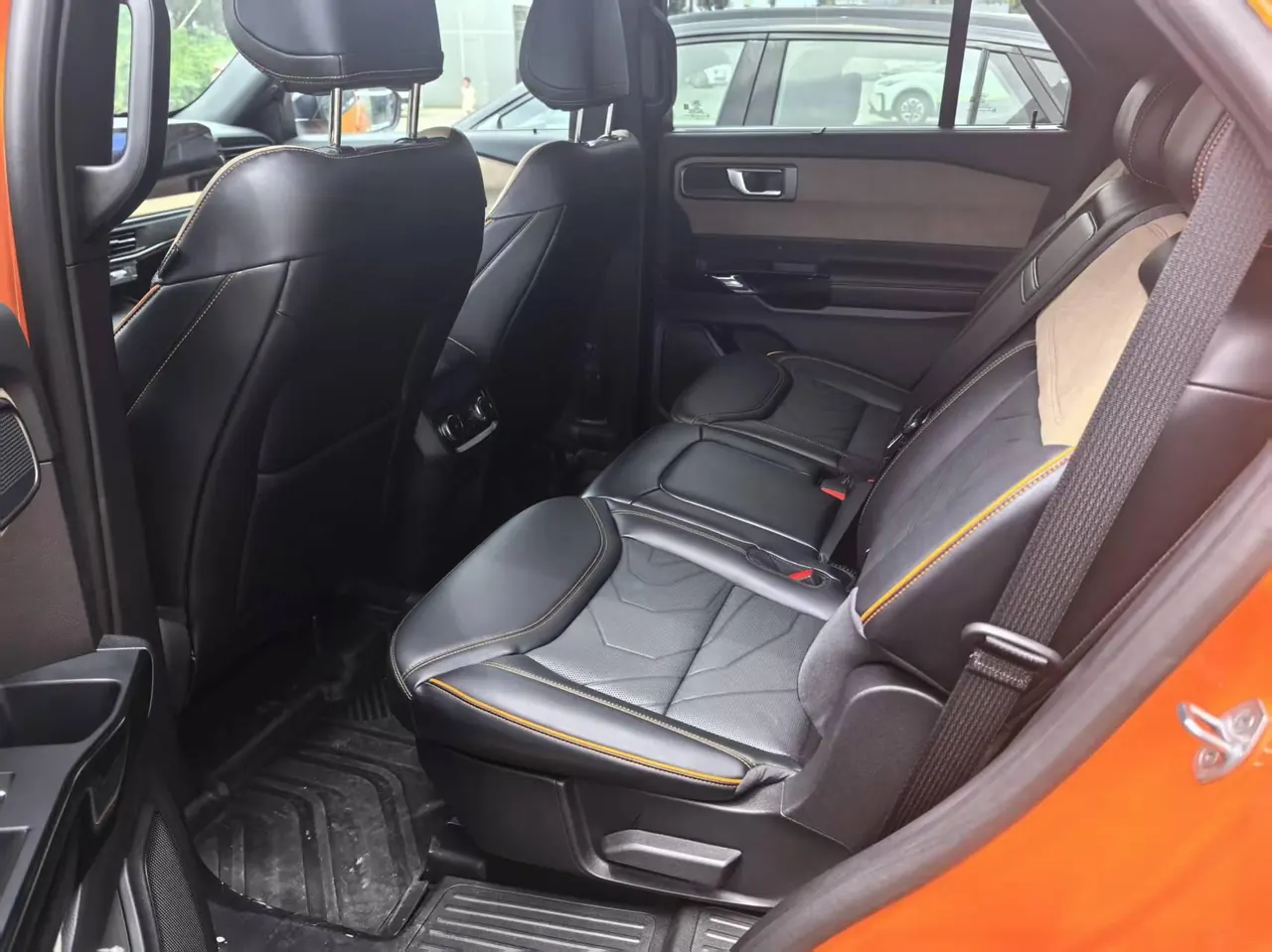 Ford 2025 Explorer 2.3T EcoBoost Kunlun Peak Edition 7-seat Automatic Gear 2