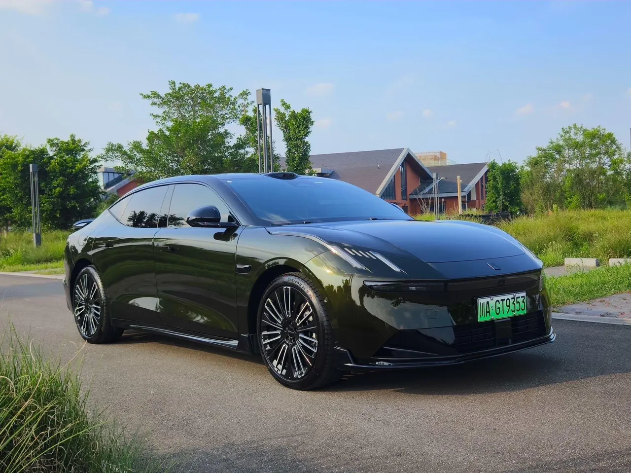 LYNK&amp;CO 2025 LYNK&amp;CO 10 EM-P 1.5T 240 Four-wheel Drive Ultra Sports Edition (Modified) Automatic Gear 3