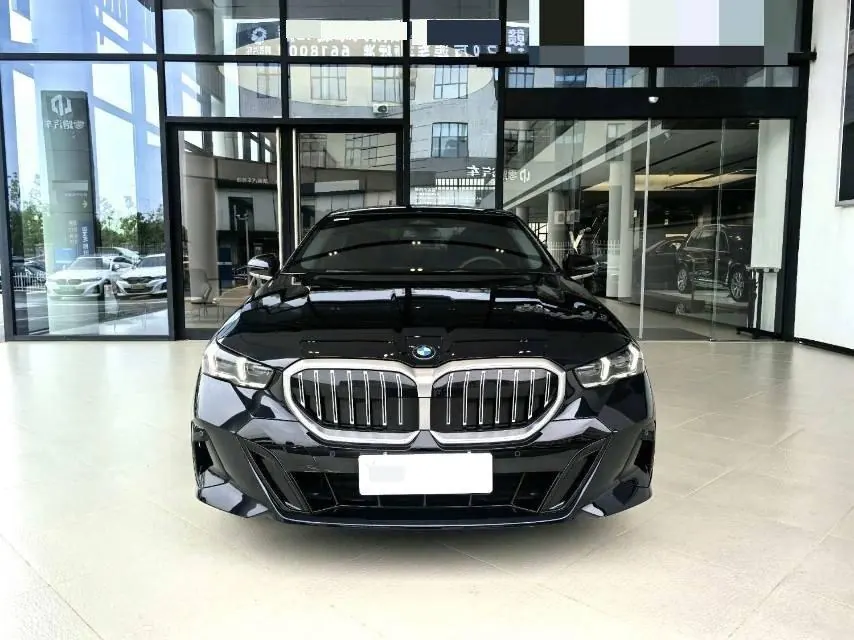 BMW 5 Series 2025 530Li 48V 2.0T Leading M Sports Suit Automatic Gear 2