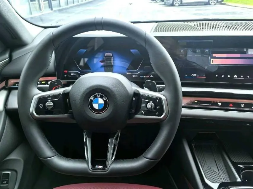 BMW 5 Series 2025 530Li 48V 2.0T Leading M Sports Suit Automatic Gear 8