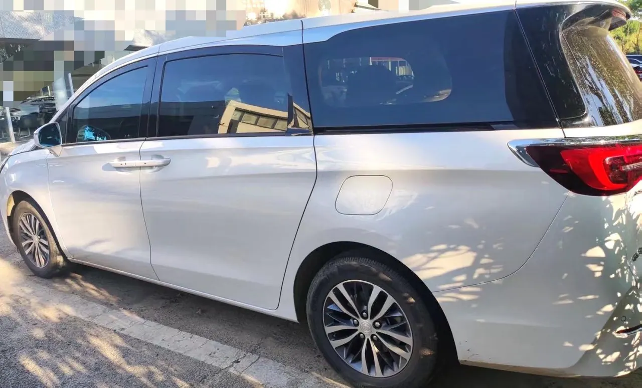 Buick 2022 GL8 ES Lu Zun 2.0T 653T Comfortable Automatic Gear 2