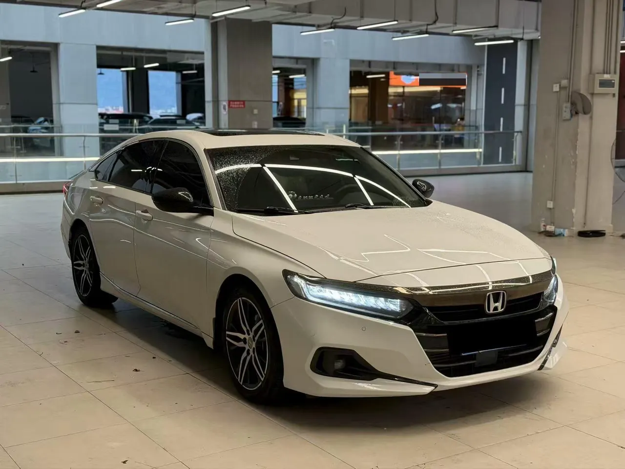 Honda 2022 10th Generation Accord 1.5T Stepless 260TURBO Magic Night Premium Edition Automatic Gear 3