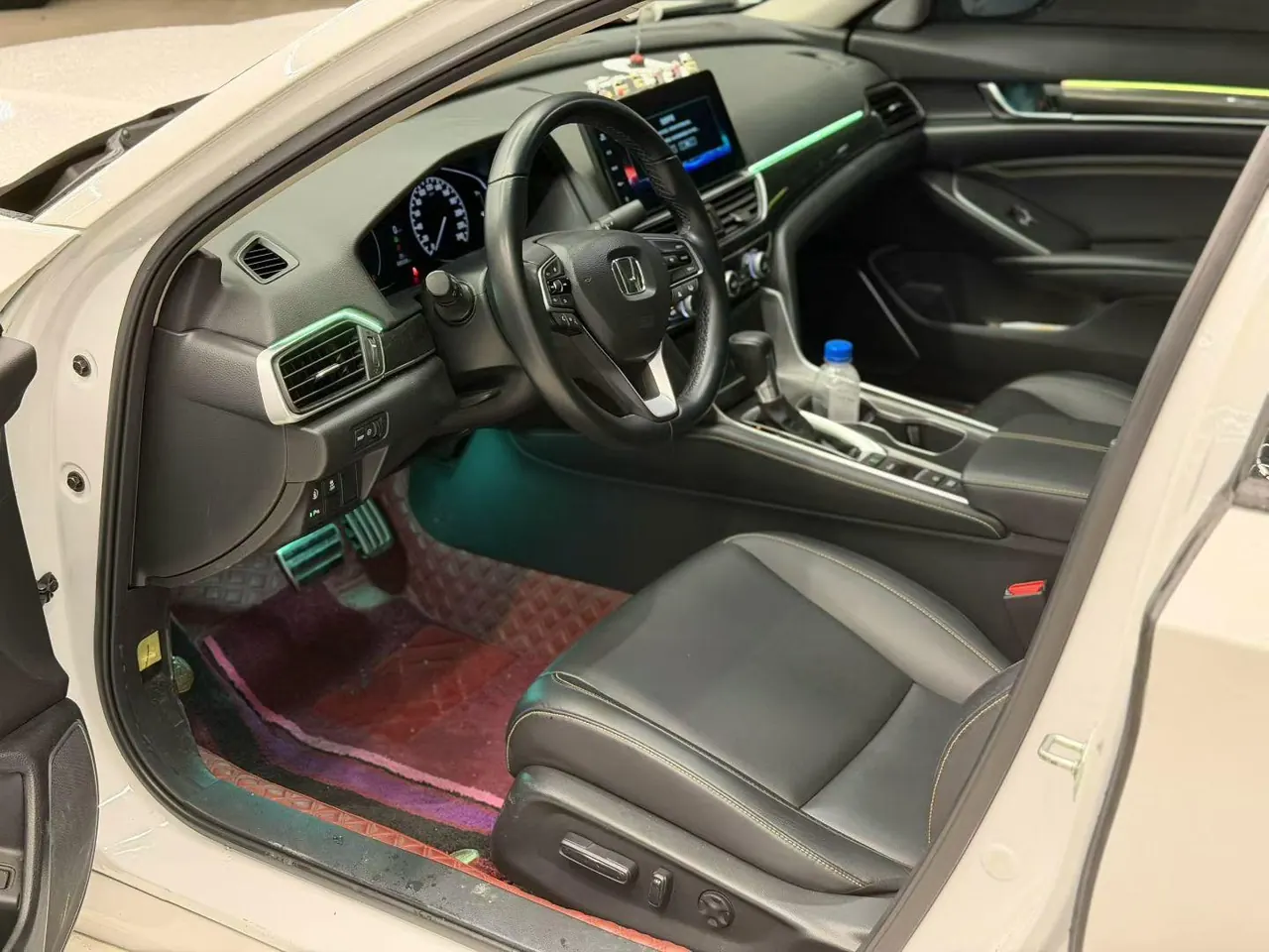 Honda 2022 10th Generation Accord 1.5T Stepless 260TURBO Magic Night Premium Edition Automatic Gear 4