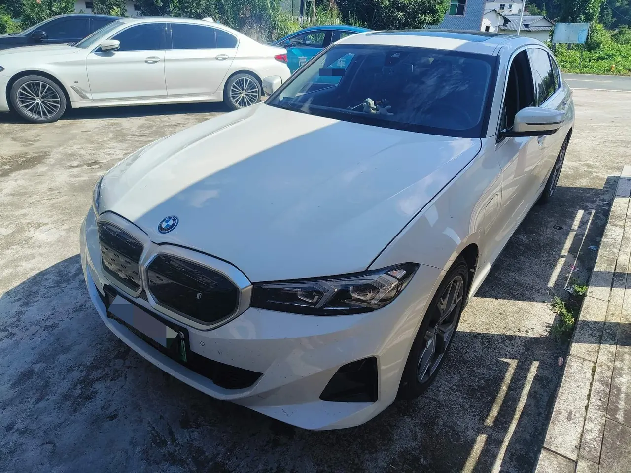 Open image lightbox: BMW 2022 i3 eDrive 35L automatic gear