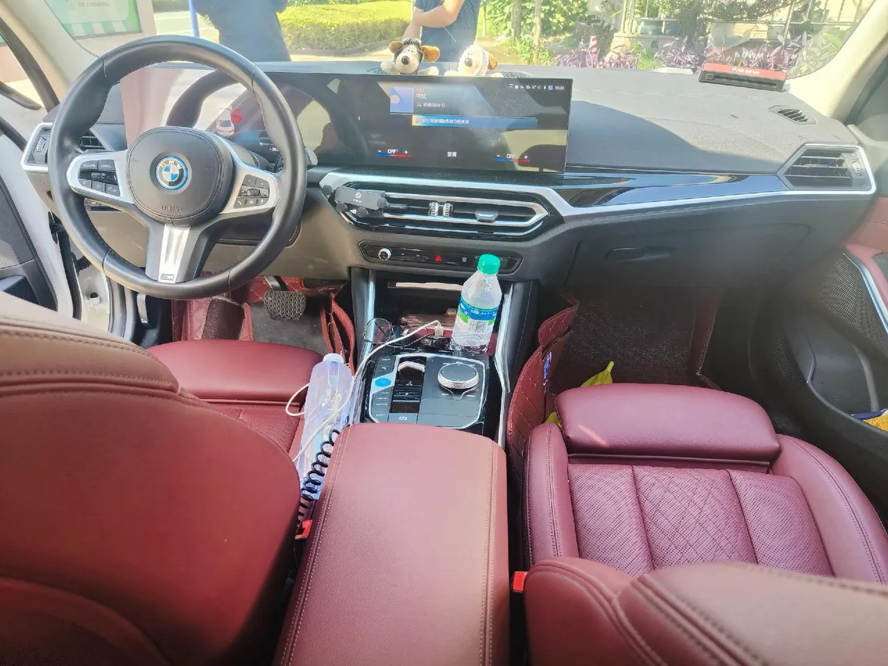 BMW 2022 i3 eDrive 35L automatic gear 3