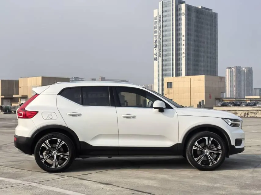 Volvo 2021 XC40 2.0T T4 4-wheel drive Zhiyuan Deluxe Edition Automatic Gear 10