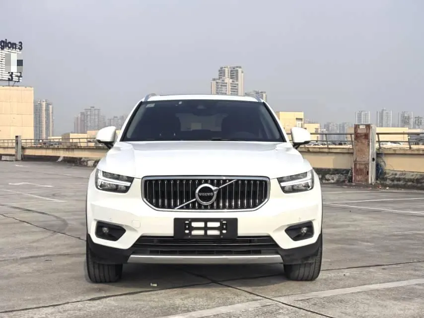 Volvo 2021 XC40 2.0T T4 4-wheel drive Zhiyuan Deluxe Edition Automatic Gear 2