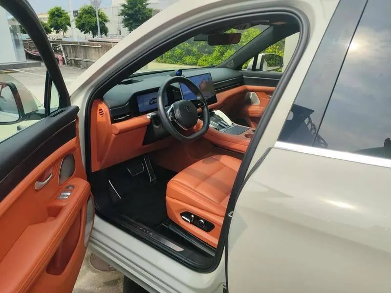 AITO 2025 AITO M5 extended range Ultra 4-wheel drive version automatic gear 3