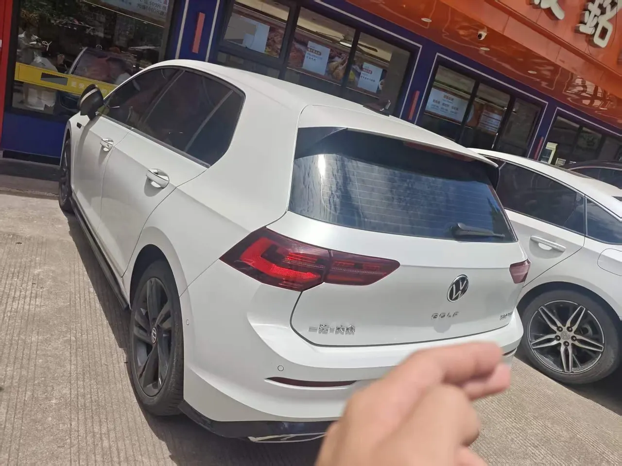 Volkswagen 2023 Golf 8 R-Line 1.4TSI 280TSI Lite Automatic 3