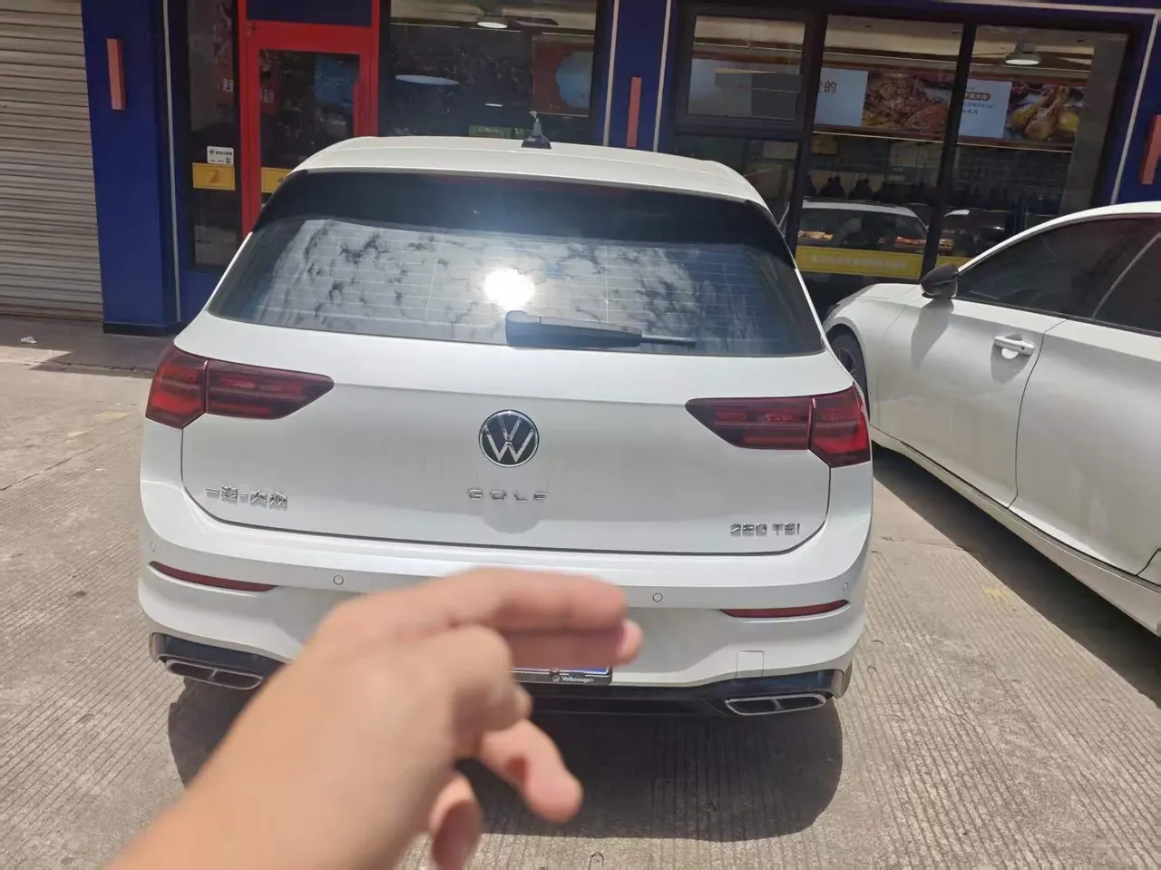 Volkswagen 2023 Golf 8 R-Line 1.4TSI 280TSI Lite Automatic 5