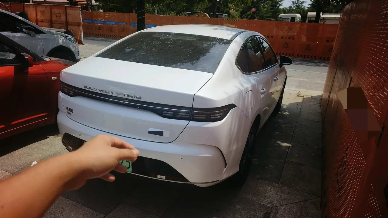 BYD 2023 destroyer 05 DM-i 1.5 stepless 120KM champion version noble automatic gear 3