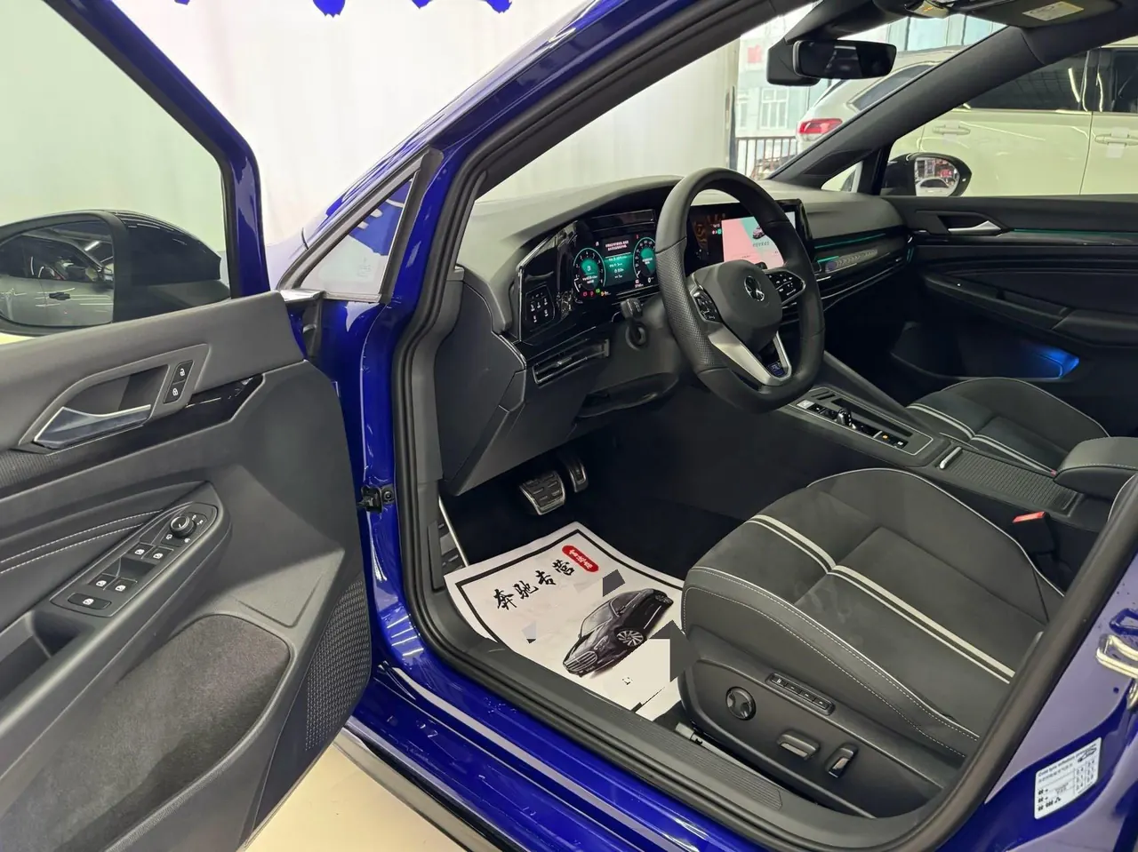 Volkswagen 2023 Golf 8 R-Line 1.4TSI 280TSI Automatic 12