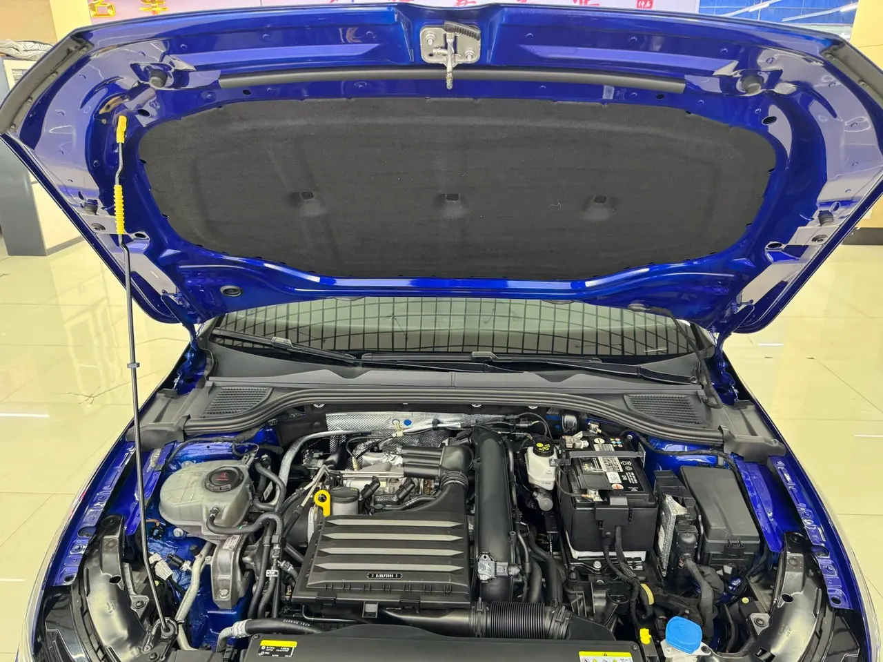 Volkswagen 2023 Golf 8 R-Line 1.4TSI 280TSI Automatic 13