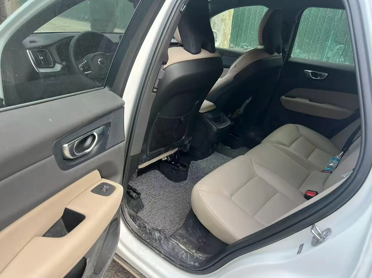 Volvo 2026 XC60 48V 2.0T B5 4-wheel drive Zhiyuan Deluxe Edition Automatic Gear 3