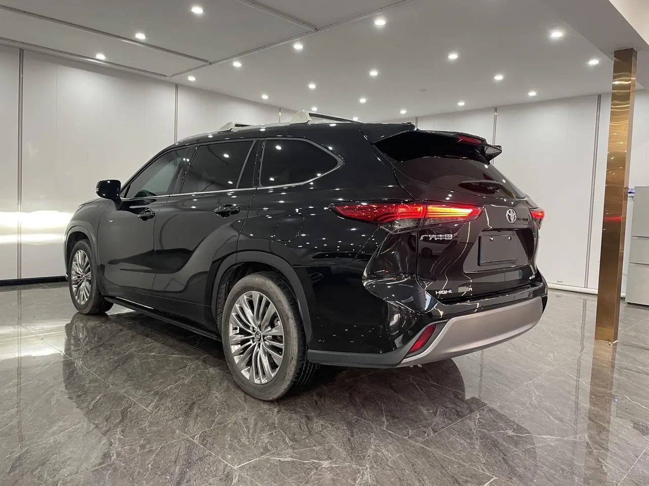 Toyota 2024 Highlander Dual Engine 2.5 Stepless Intelligent Electric Hybrid Four-wheel Drive Premium Edition 7-seat Automatic Transmission 5