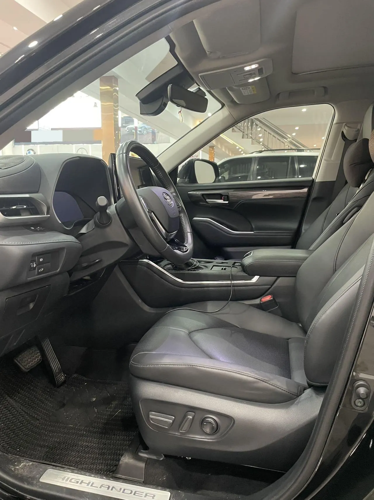Toyota 2024 Highlander Dual Engine 2.5 Stepless Intelligent Electric Hybrid Four-wheel Drive Premium Edition 7-seat Automatic Transmission 8