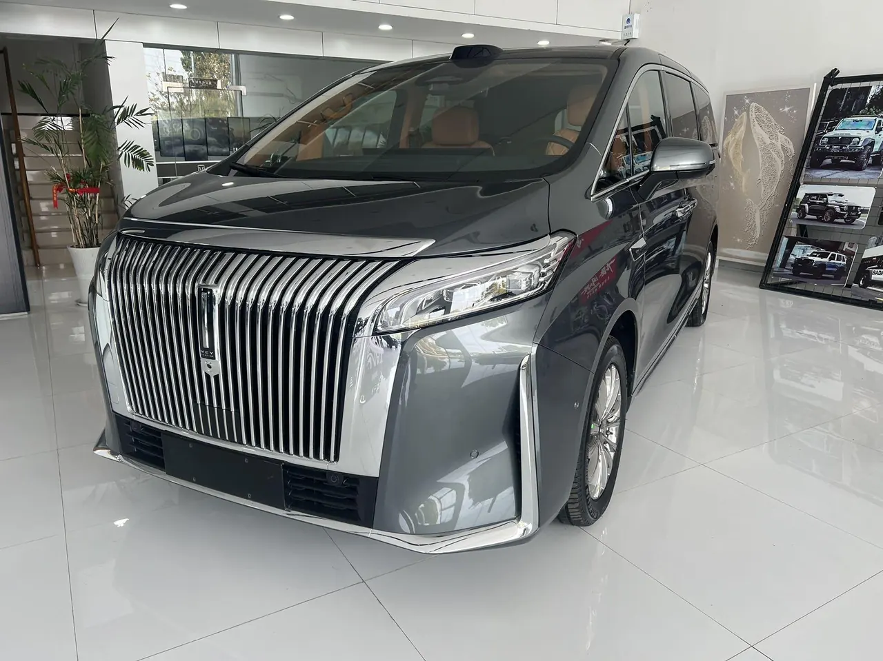 WEY 2025 VV7 Hi4 1.5T Four-Wheel-Drive Automatic Model - View 1