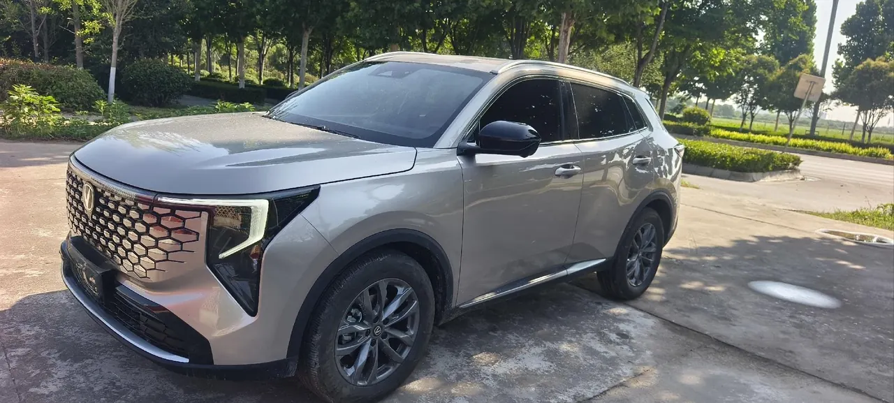 Open image lightbox: ChangAn 2026 CS55 PLUS 1.5T New Blue Whale Tianzhu Prestige Automatic
