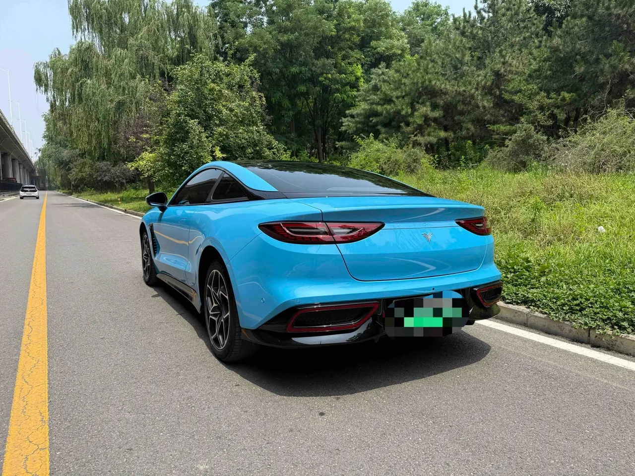 Neta 2023 Neta GT 580 AWD automatic gear 3
