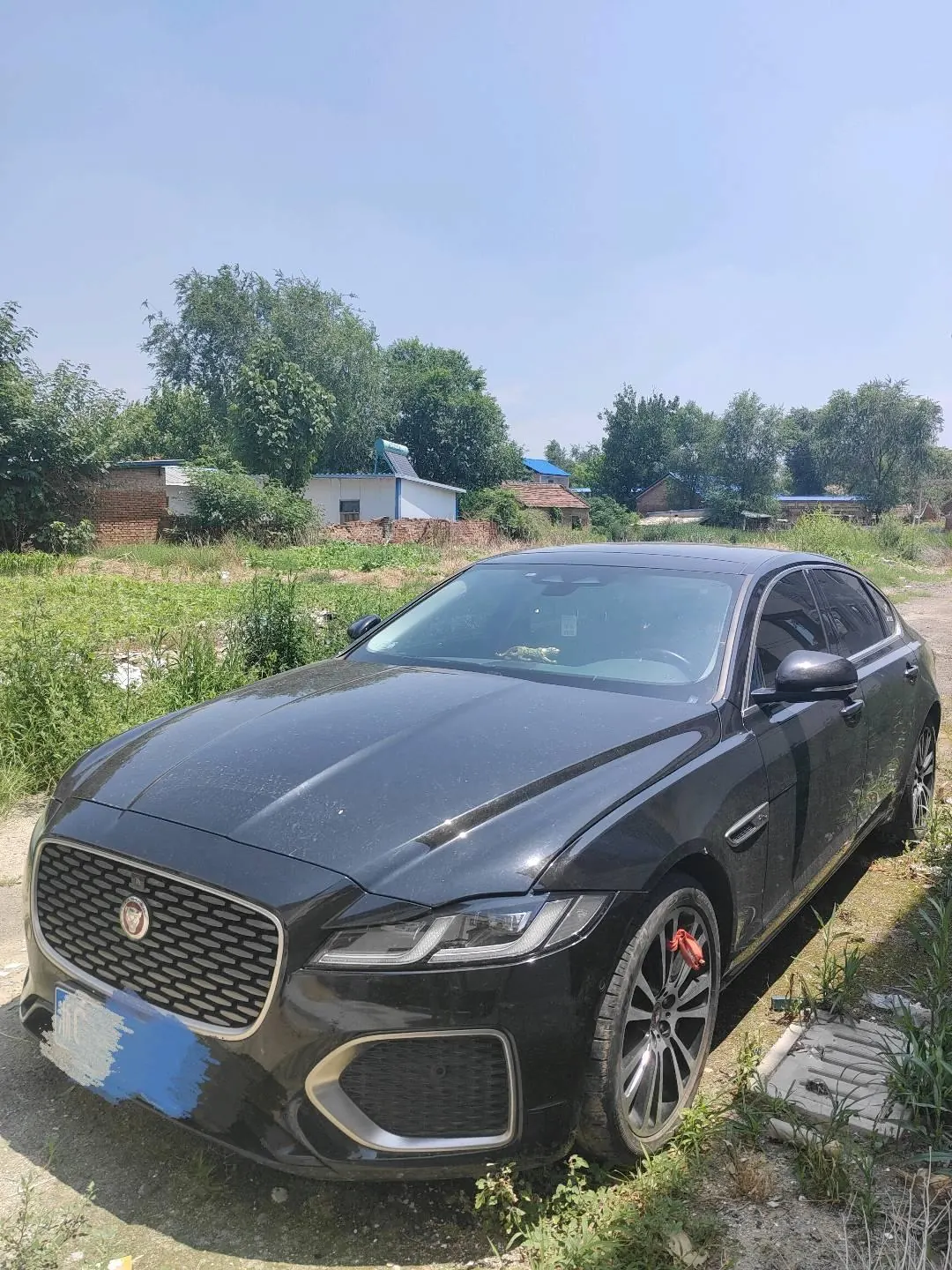 Open image lightbox: Jaguar 2024 XFL 2.0T P 12500.00g Drive Enjoy Deluxe Edition Automatic Gear